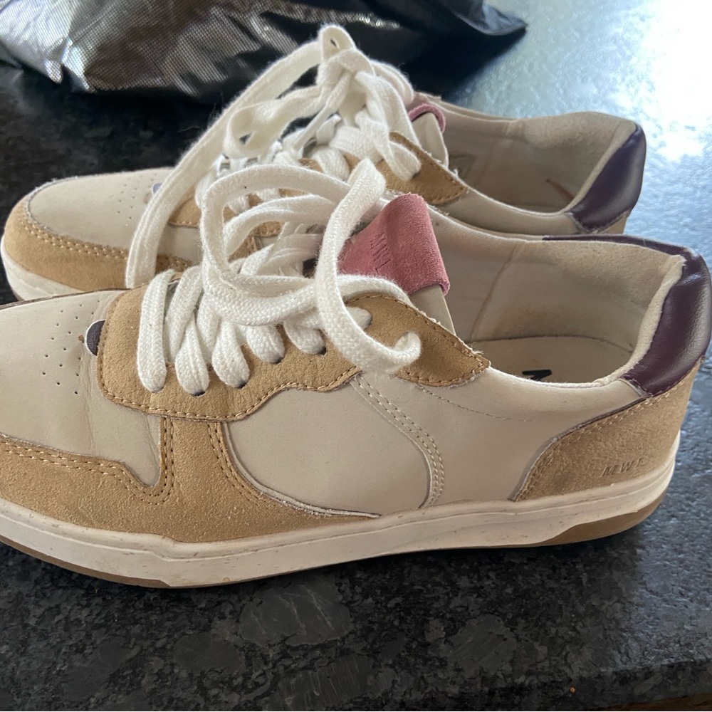 Beige and Cream Sneakers with White Laces
